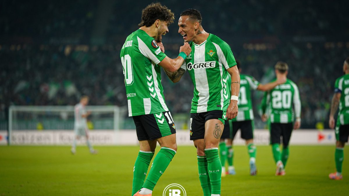 El Betis busca dar un golpe en la lucha por Champions