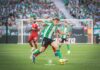 Crónica| Betis 2-2 Sevilla: El Betis paga el exceso de confianza y el Sevilla empata «El Gran Derbi» Diego Llorente con el balón | Informa Betis