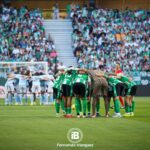 Betis y Celta en el terreno de juego del estadio de la Cartuja