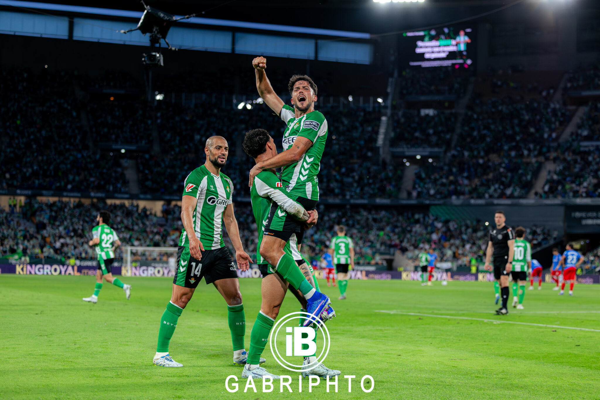 Crónica | Real Betis 2-1 Elche CF: La Cartuja ya sueña con las noches de Champions