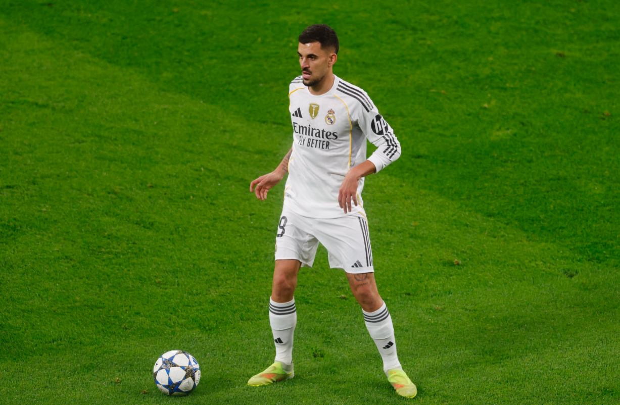 Dani Ceballos, más cerca que nunca de volver al Betis Ceballos controlando un balón