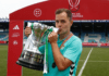 Dani Fragoso continuará en el Betis Deportivo Dani Fragoso con la copa de campeones del Juvenil DH