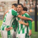 Piña por el gol de Lo Celso (Foto: Marcos Villa)